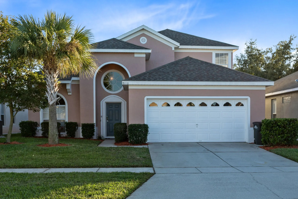 Spectacular 5BR House - South Facing Pool & Spa, Four Corners