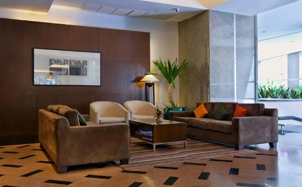 Lobby & Reception