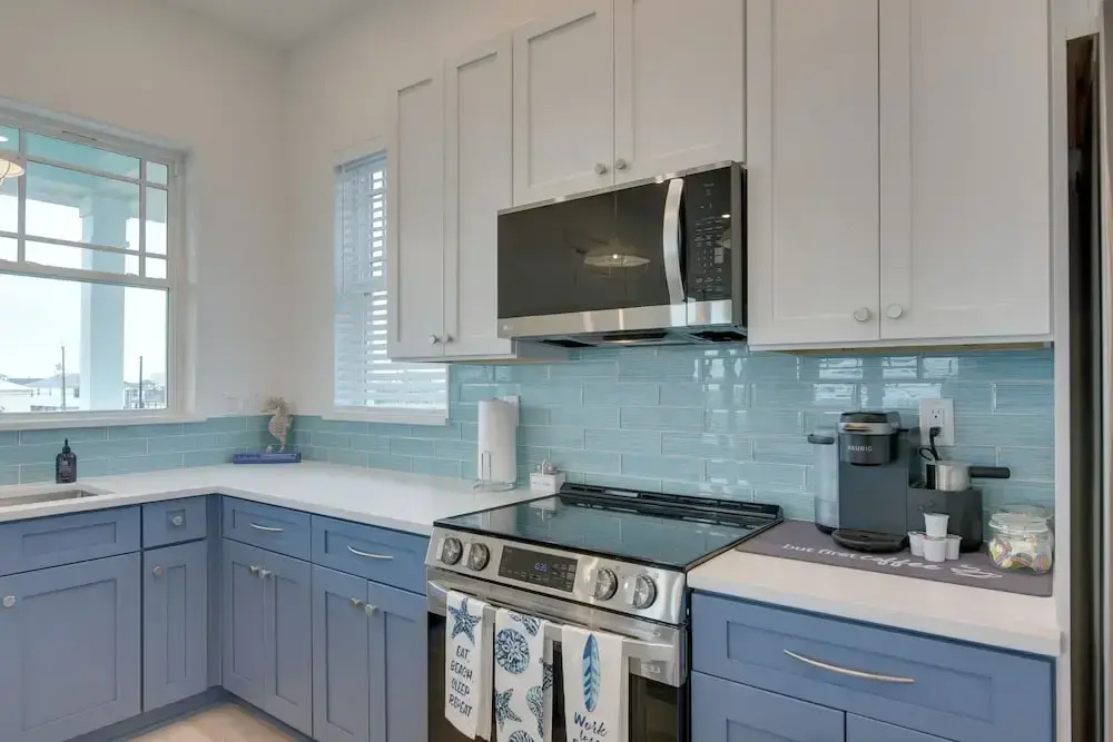 Walk to Ocean: Home w/ Deck in Surfside Beach!