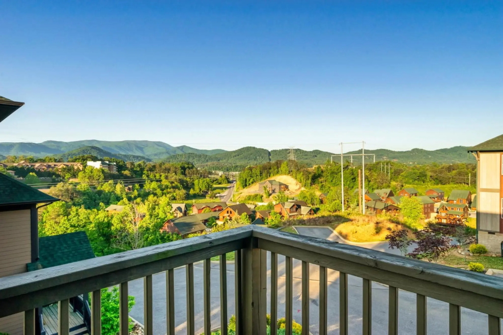 Fall Special, Mountain View, Cabin, HotTub, Game Rm, Sleeps 20