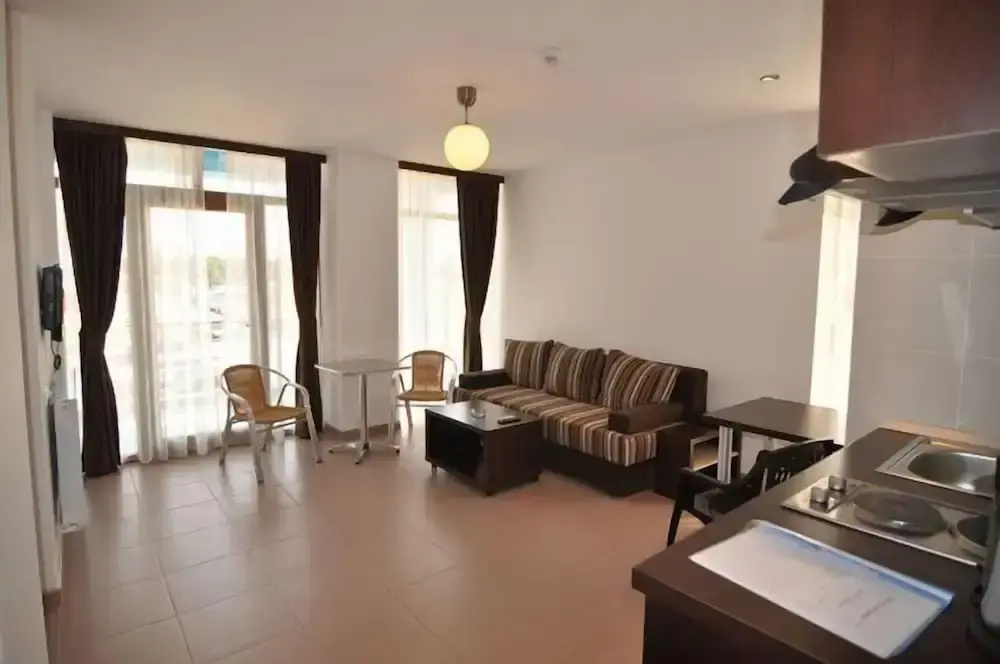 1 Bedroom Family Basement Studio with city view