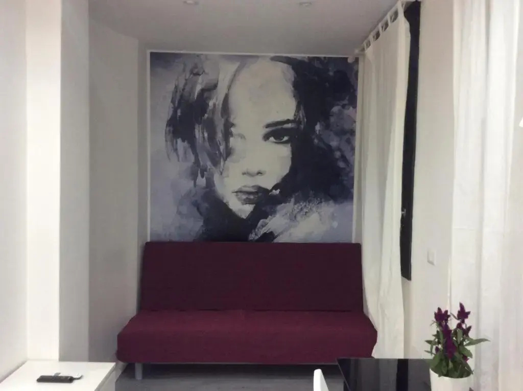 Classic Double room (full double bed)