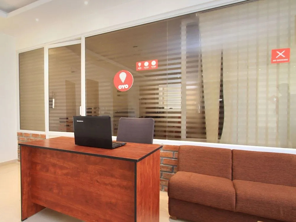 OYO Flagship 16476 Elements mall