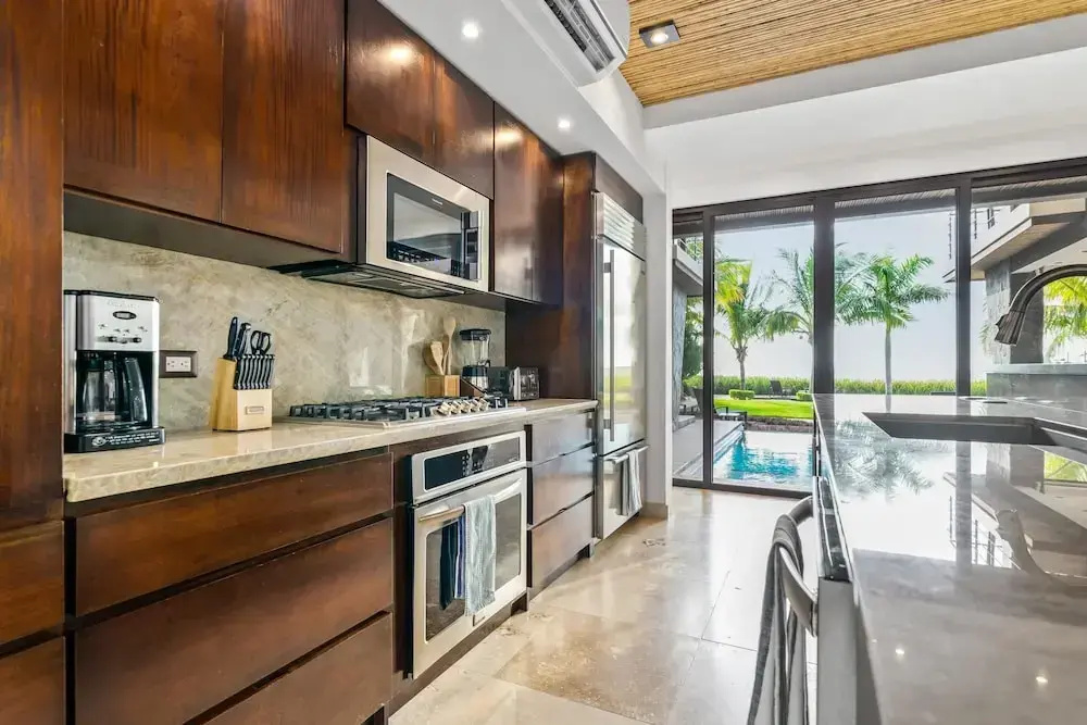 Beachfront Villa - Sunsets and Daily Maid Service - фото 23