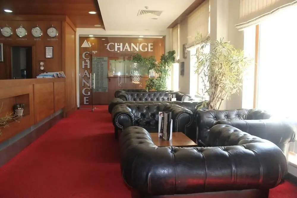Lobby & Reception