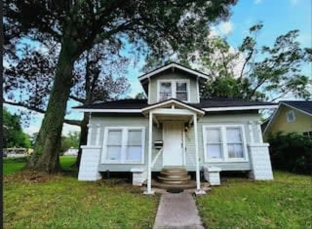 Magnolia House in Lafayette