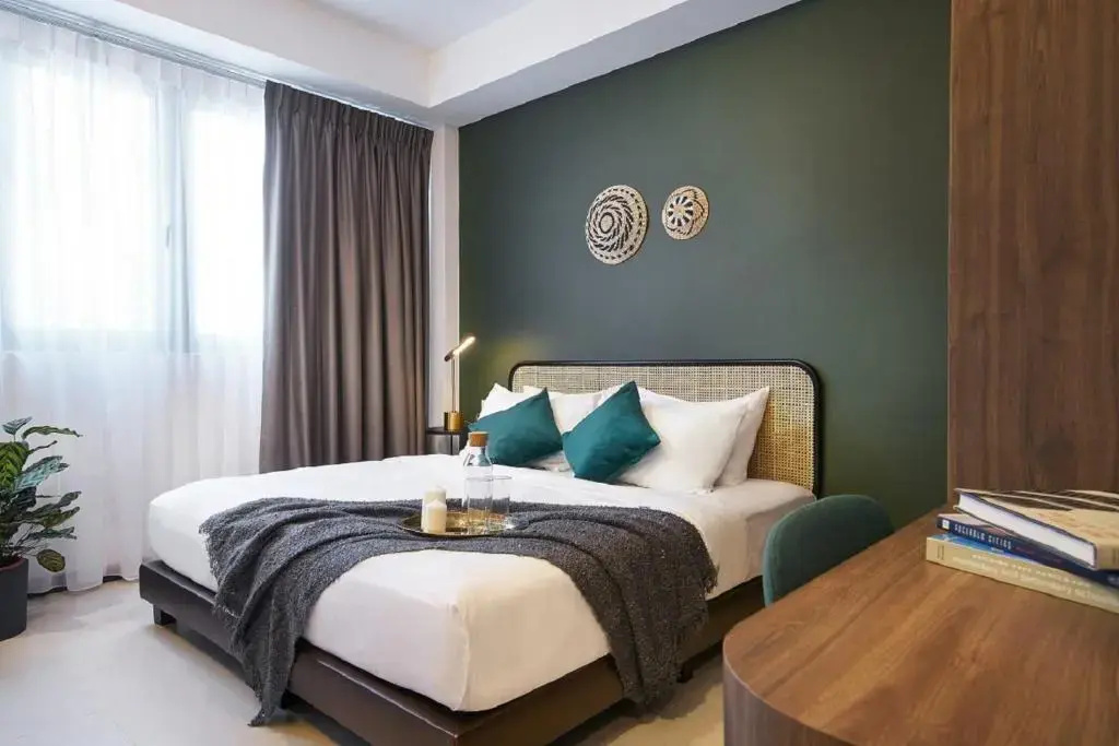 Deluxe Double room (full double bed)