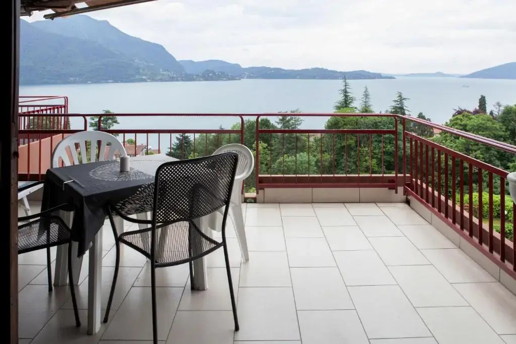 2 Bedrooms Apartment with lake view