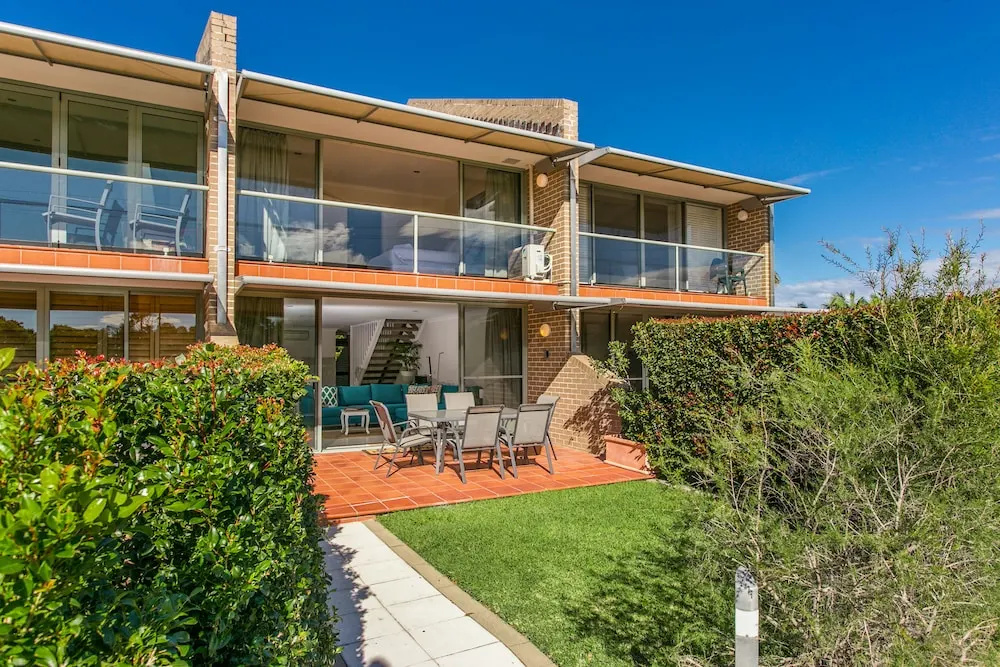2 James Cook Apartments Holiday Rental