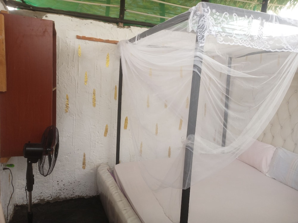 Babalao Beach Resort Backpackers & Tent