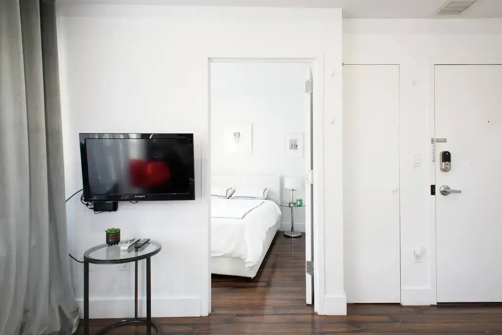 809-5a Gorgeous New 1BR Heart of Midtown