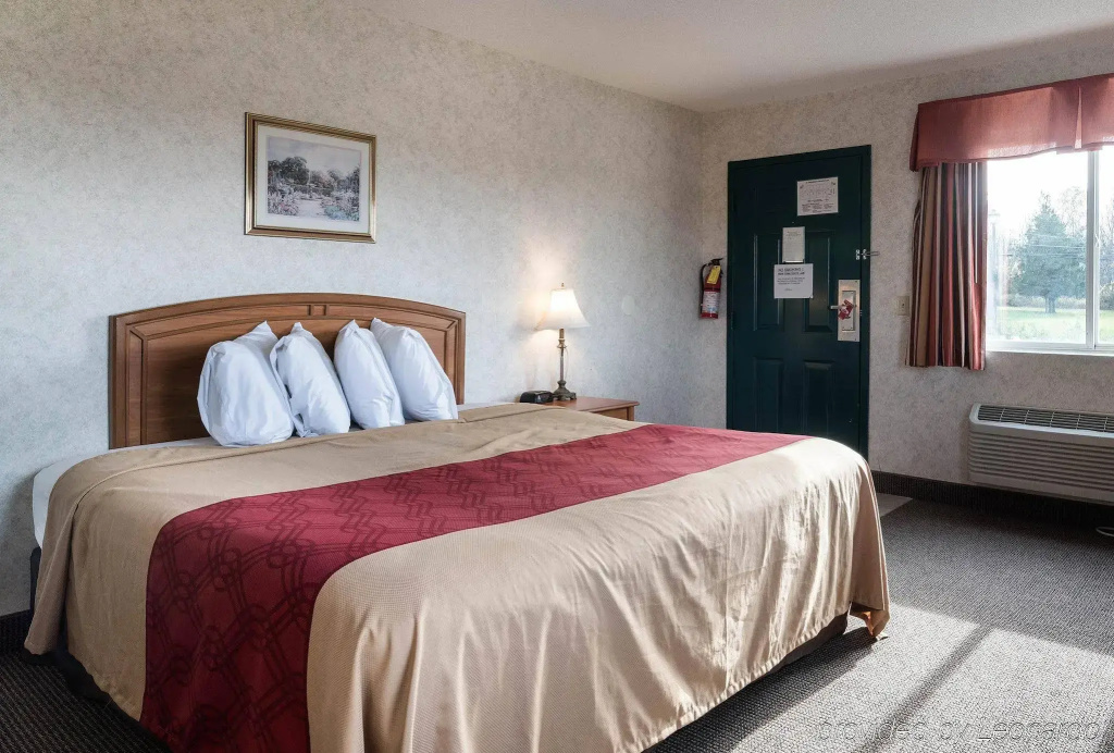Red Carpet Inn Suites Cananda 1