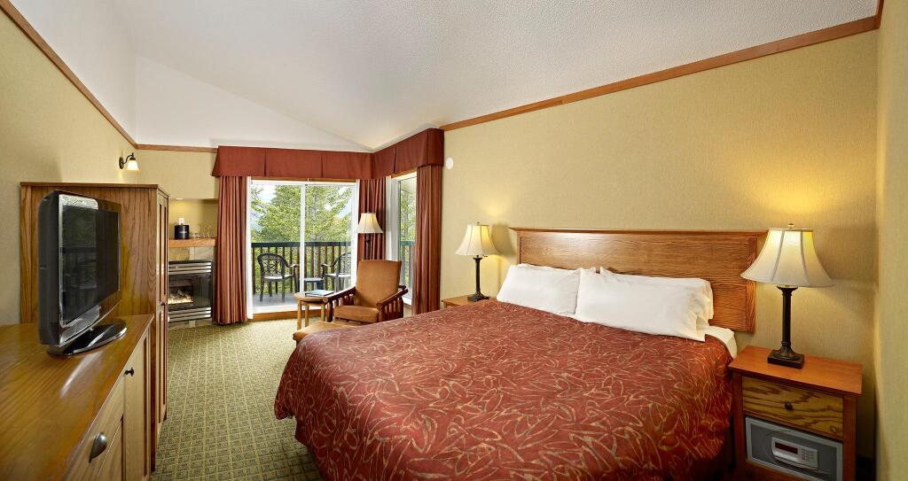 Pyramid Lake Lodge by null