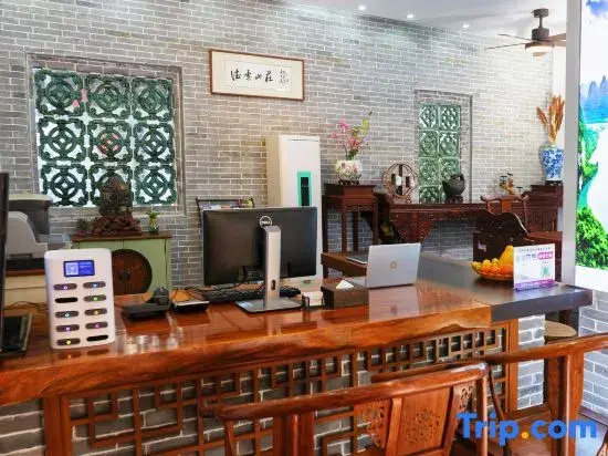 Lobby & Reception