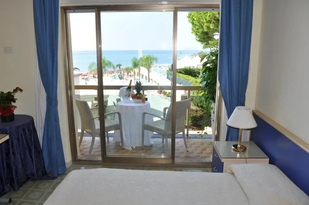 Grand Hotel La Playa - 5