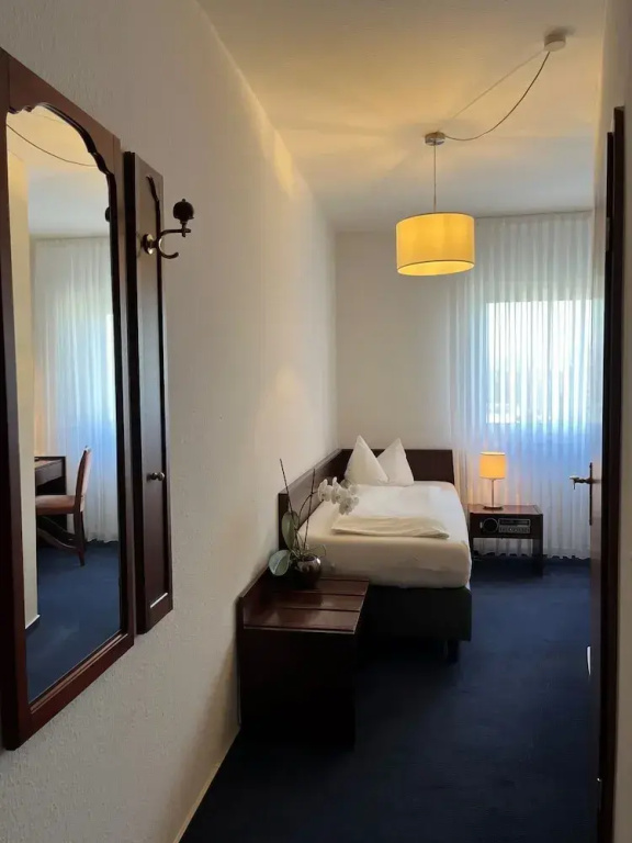 Economy room
