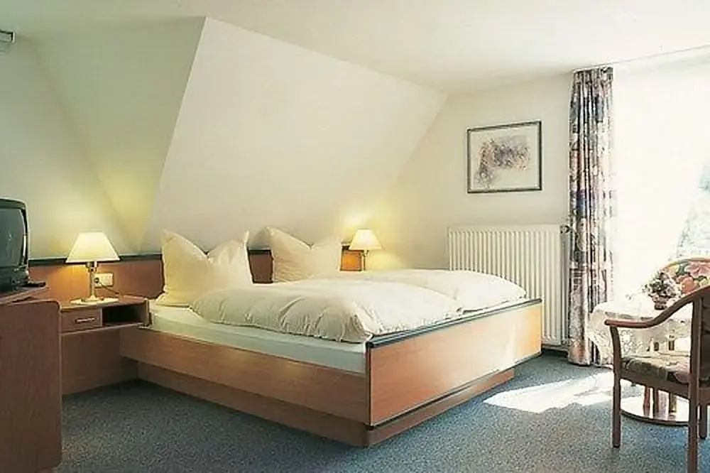 Double Cottage (full double bed)