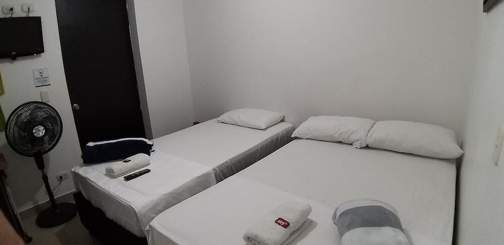 Двухместный номер Economy 2 отдельные кровати в Laureles Home