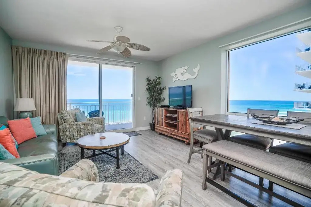 3 Bedrooms Apartment with sea view