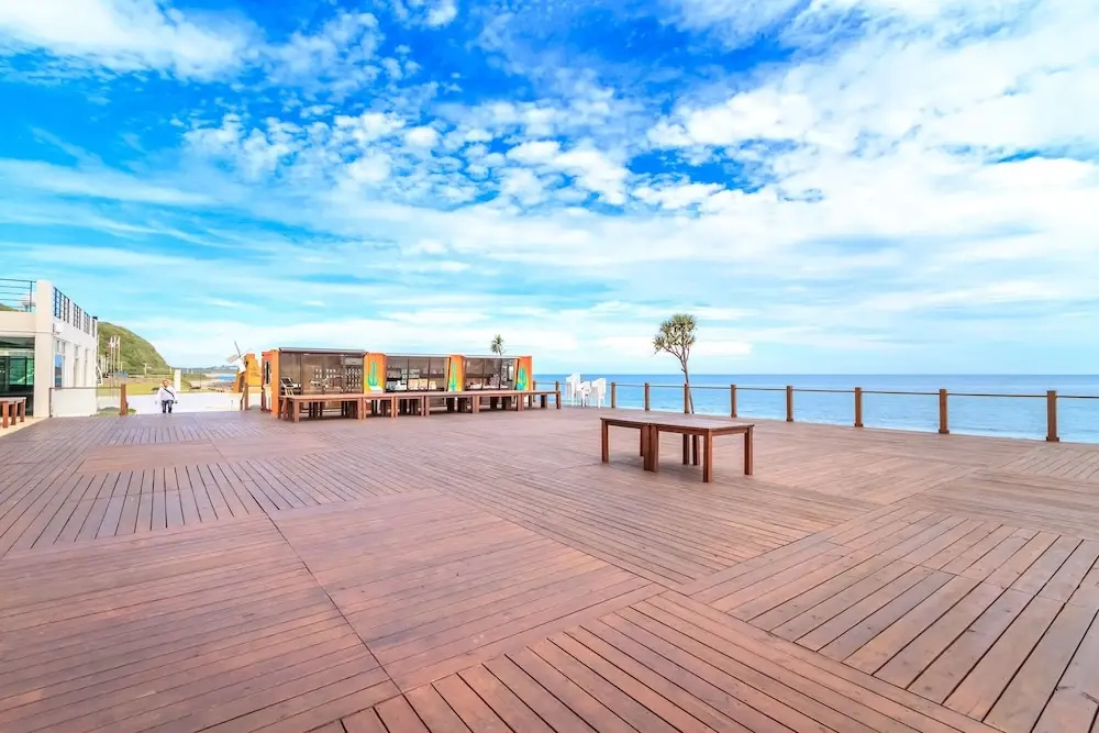 Beach & Waterfront