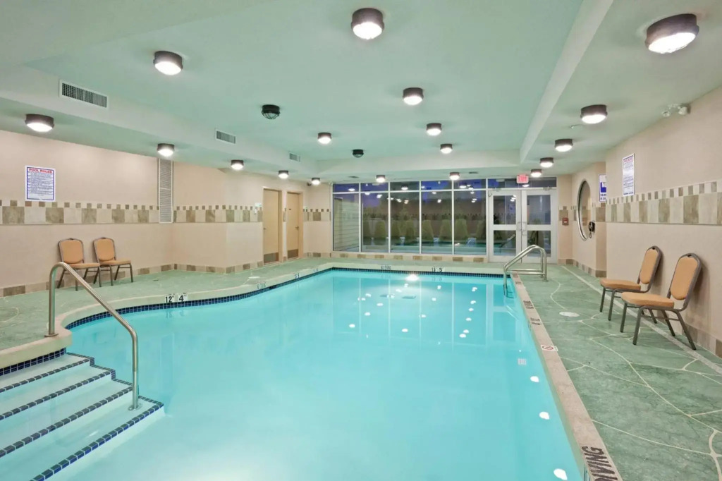Holiday Inn Hotel & Suites Surrey East Cloverdale by IHG - фото 9
