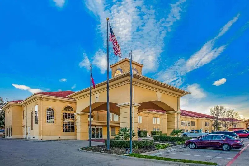 La Quinta Inn & Suites by Wyndham Dallas - Las Colinas