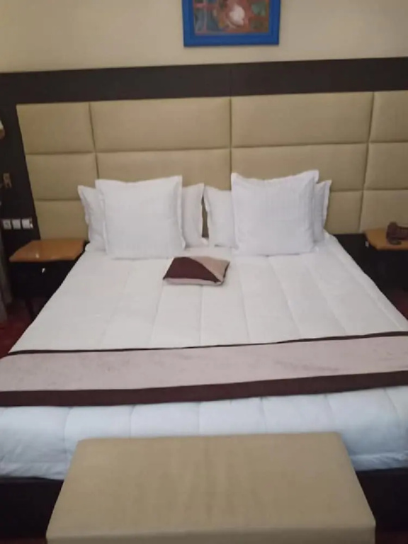 Double room (full double bed)