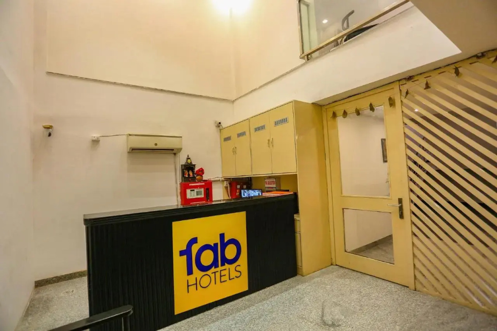 Lobby & Reception