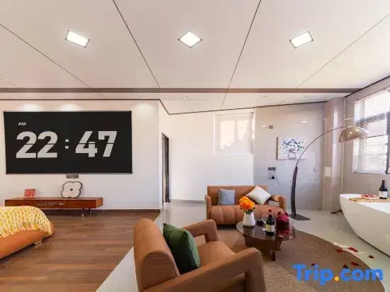 2 Bedrooms Standard Family room with view