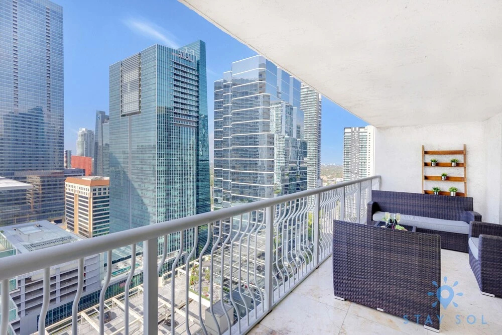 1 BR Apartment - Ocean and City Views