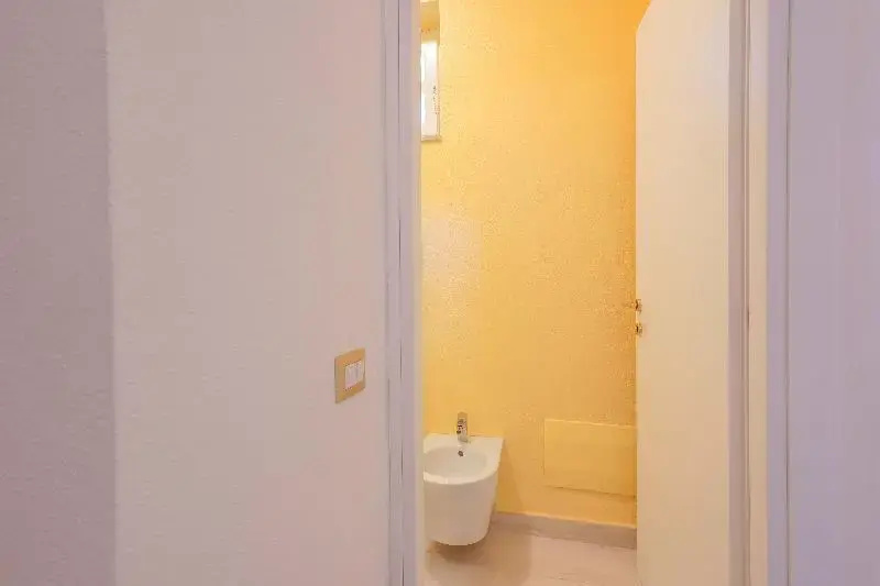 Classic Double room with balcony (full double bed)