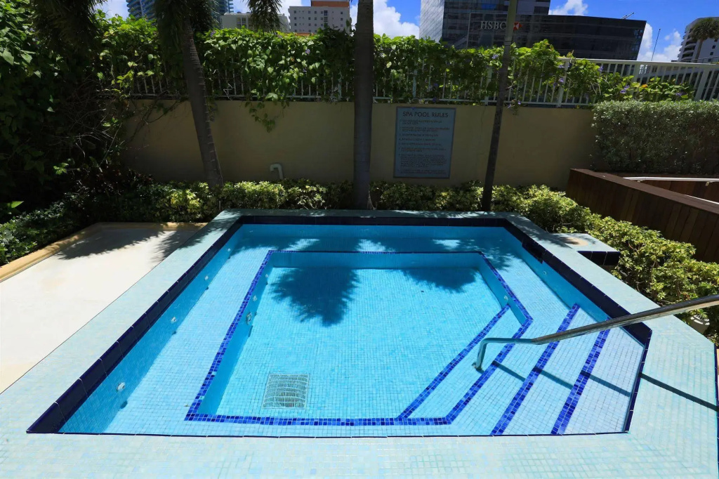 Pelican Residence at One Broadway - Général