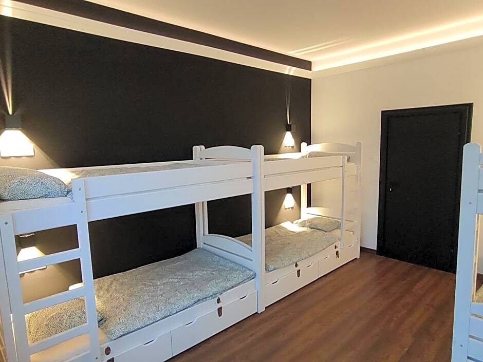 Greg & Tom Home Hostel by null