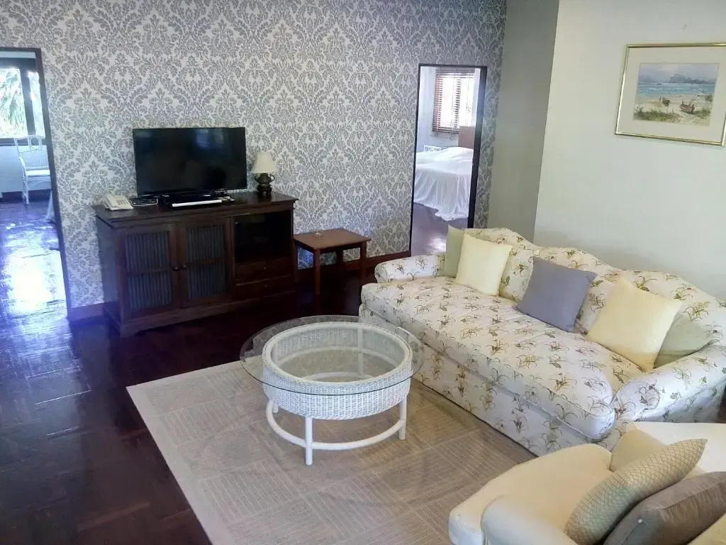2 Bedrooms Villa