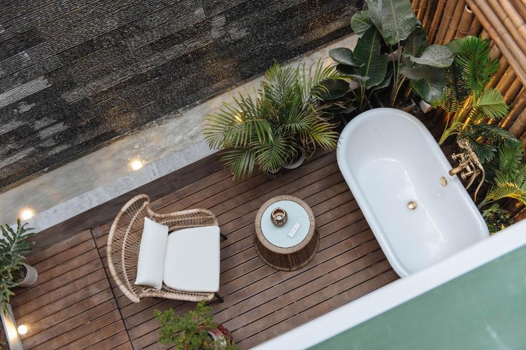 LOCALS·GuangZhou Liwan·Changshoulu subway station·Shangxia Jiu shopping street·Locals Apartment·00169540