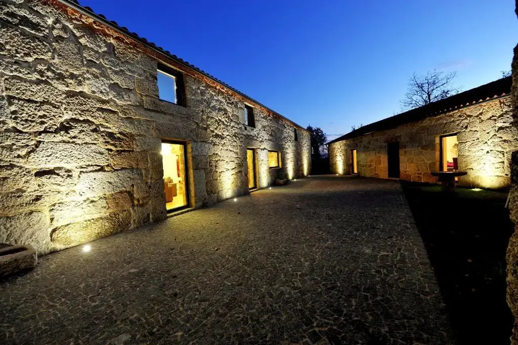 2 Bedrooms Villa