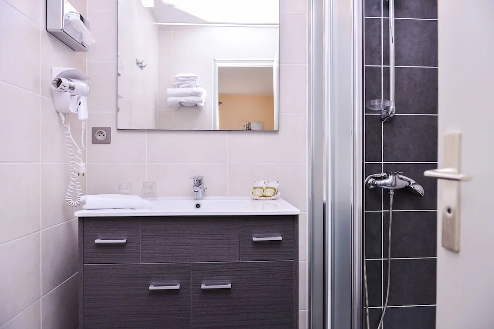 Superior Double room with mountain view (full double bed)