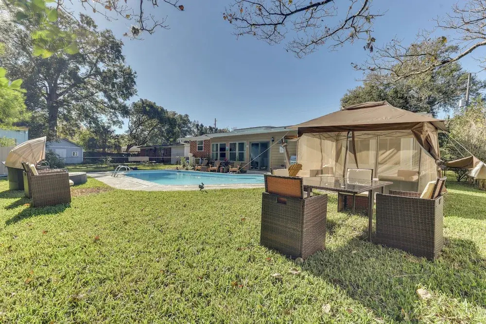 Spacious Jacksonville Home: 6 Mi to Downtown!
