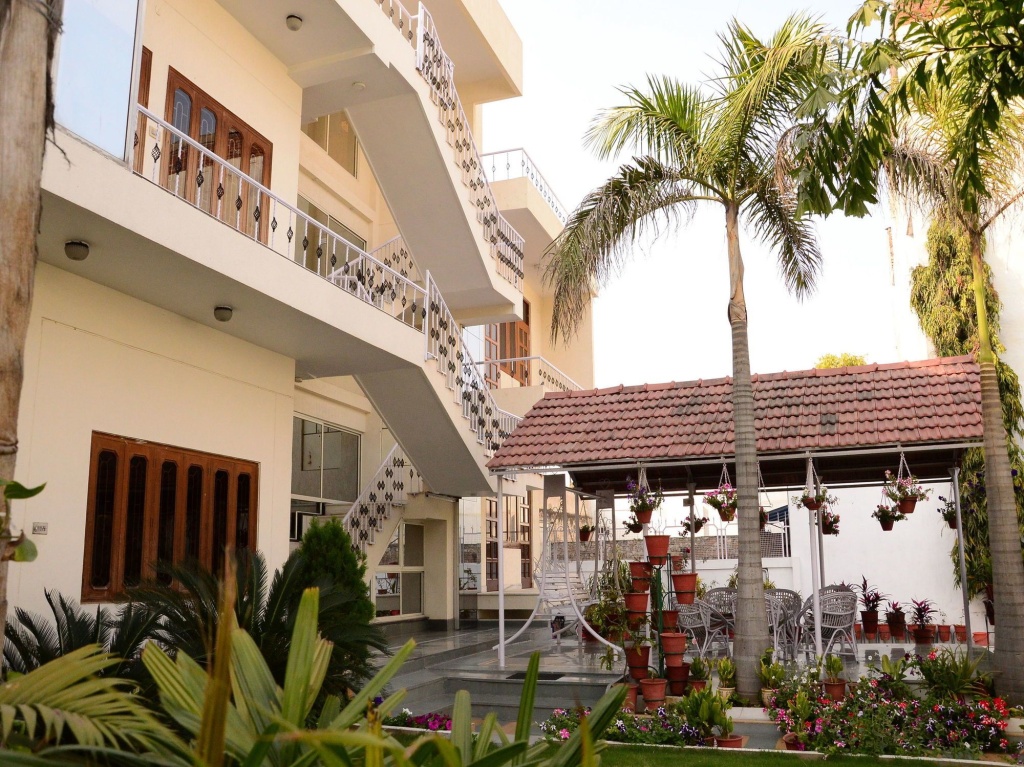 OYO 4492 Home Stay Sukh Vilas