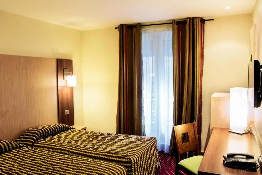 Hôtel Terminus Montparnasse 145