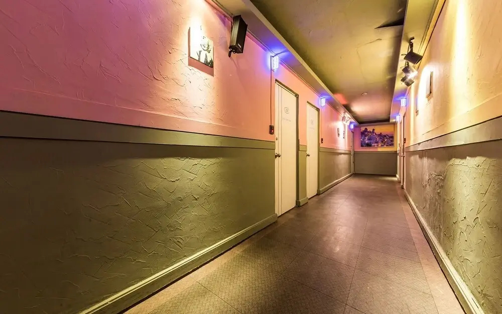 Lobby & Reception
