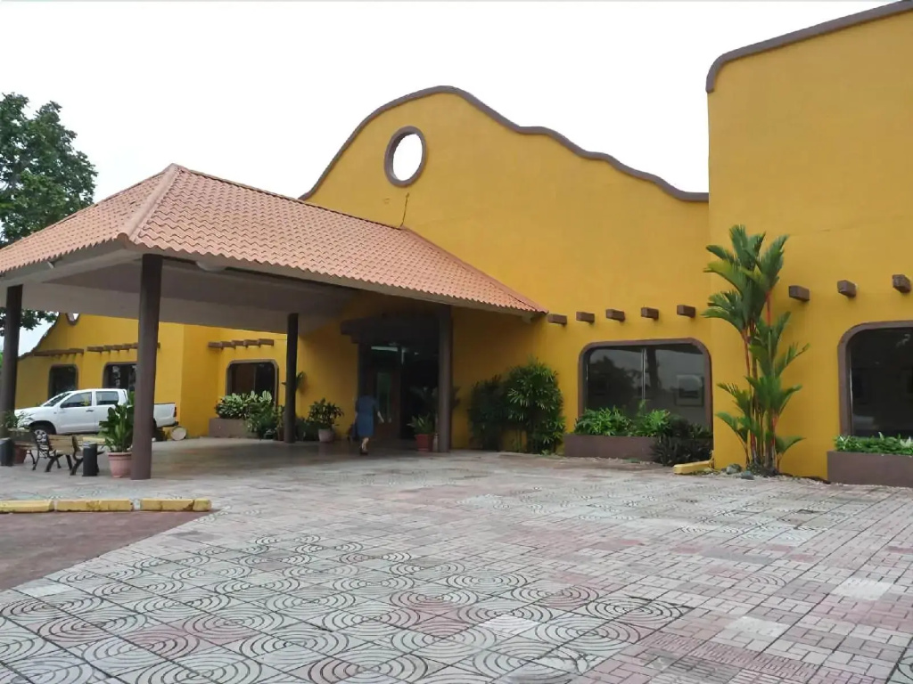 Hotel Las Cumbres & Water Park