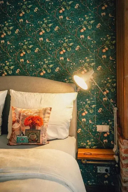 Economy room