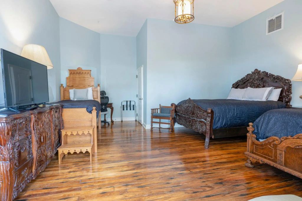 Premium Quintuple room