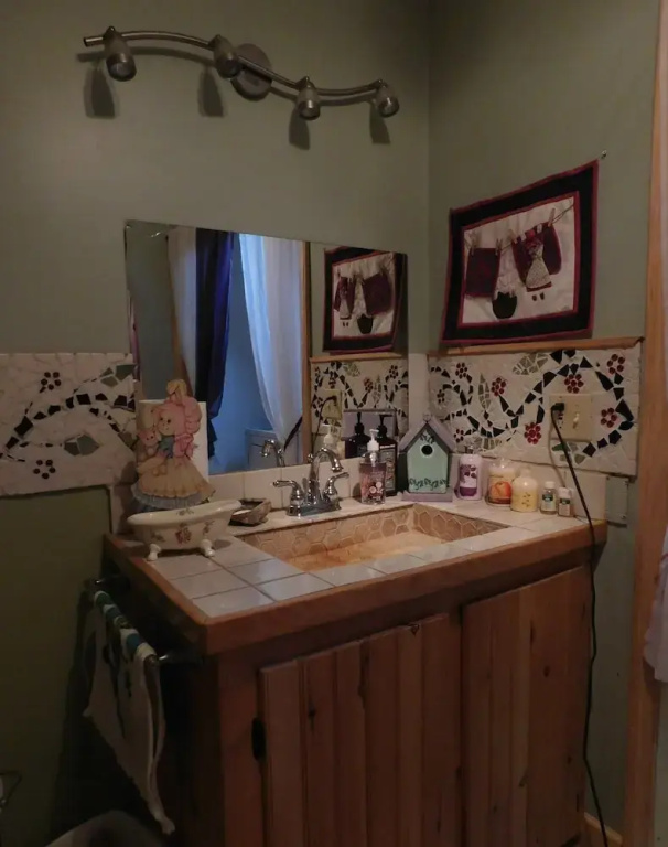 Economy room