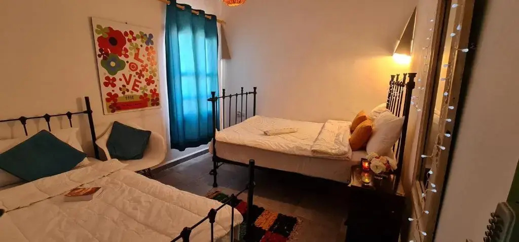 Economy room