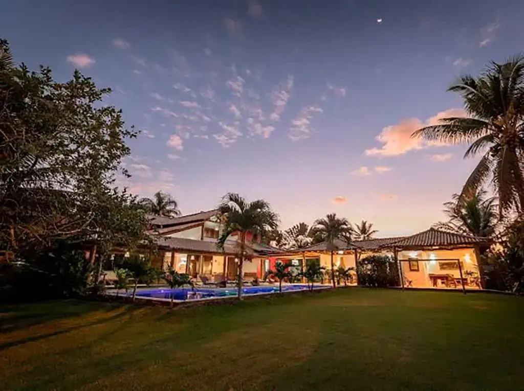 Casa de alto padrao com lazer completo em Trancoso