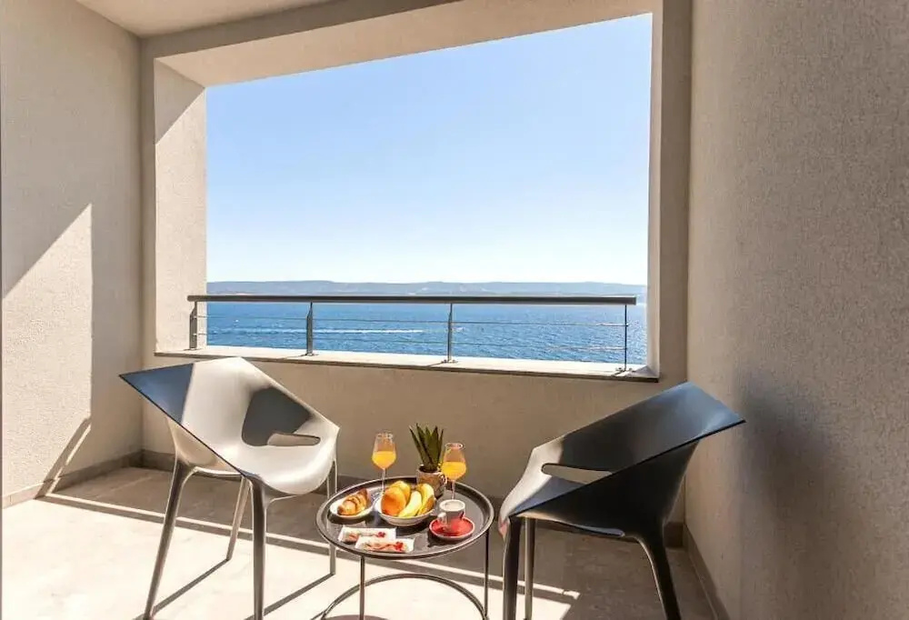 Balcony & Terrace