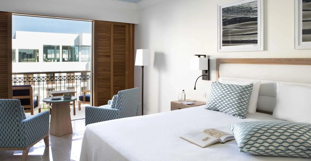 Family Interconnecting room with partial sea view