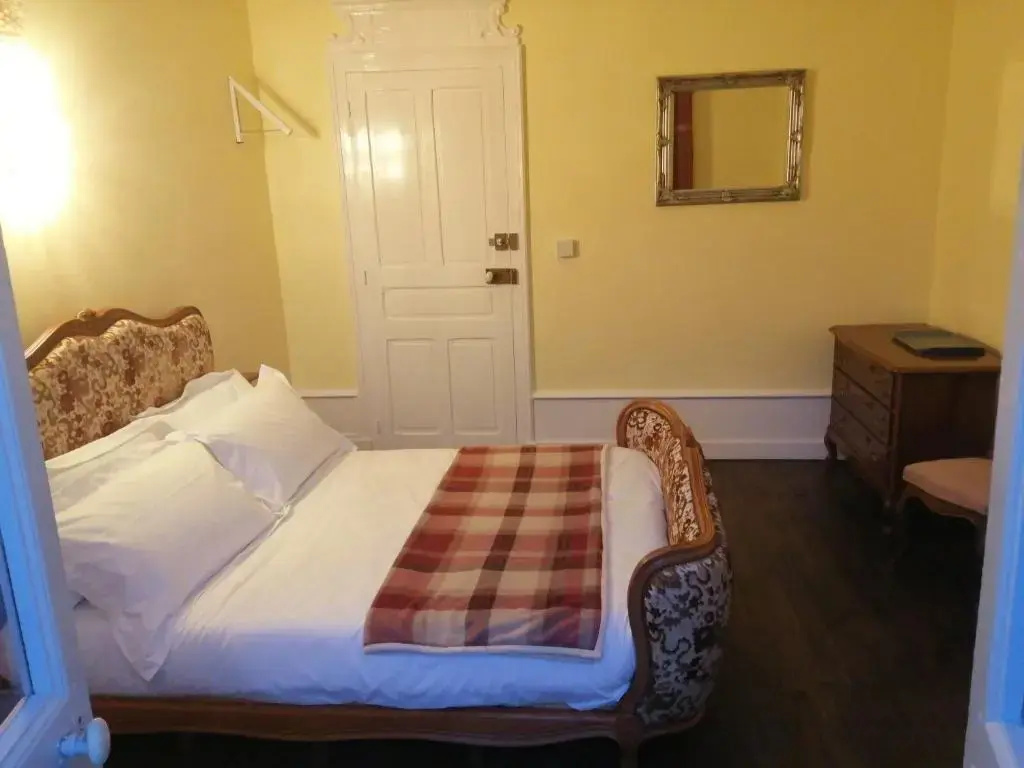 Standard Double room with balcony (full double bed)